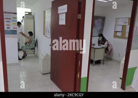 Medical personnel immunize older adults at a health center in the municipality of Milpa Alta, Mexico City, where the AstraZeneca and Oxford University vaccine were administered against COVID-19 for people aged 60 years and over. (Photo by Gerardo Vieyra/NurPhoto) Stock Photo