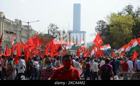 Supporters walks to attend a joint mass meeting in a mega rally ahead of the 2021 state legislative assembly elections in Kolkata , India on Sunday, 28th February ,2021. Thousands of activists gathered at Brigade Parade Ground in Kolkata. (Photo by Sonali Pal Chaudhury/NurPhoto) Stock Photo