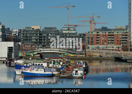 A general view of the western part of the Grand Canal Docks in Dublin during Level 5 Covid-19 lockdown. On Sunday, February 28, 2021, in Dublin, Ireland. (Photo by Artur Widak/NurPhoto) Stock Photo