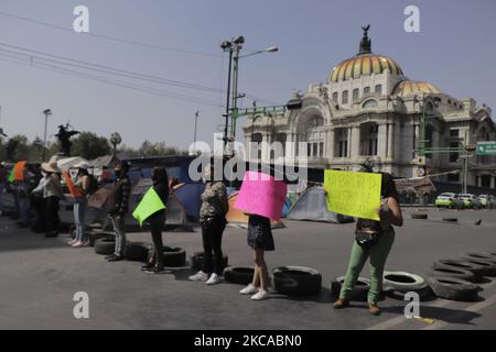 Merchants and alleged neighbors of the Historic Center of Mexico City, demonstrated on Eje Central and Juarez Avenue during the COVID-19 health emergency and the orange epidemiological traffic light, to demand the eviction of members of the Indigenous Artisan Movement and the Triqui community who maintain a sit-in in the area and who request the intervention of federal authorities and the National Guard after being victims of forced displacement in the state of Oaxaca in the area of Tierra Blanca, Copala, Oaxaca. The protesters stated that the sit-in set up by these indigenous communities affe Stock Photo
