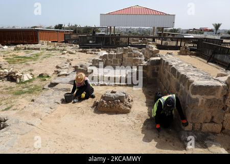 Palestinians work on a 4th century AD St. Hilarion monastery archaeological site in central Gaza Strip, on March 10, 2021. (Photo by Majdi Fathi/NurPhoto) Stock Photo