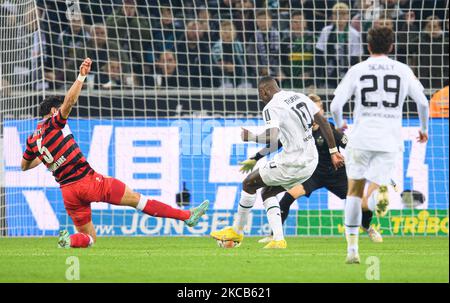 Marcus THURAM (MG/ No. 10) scores the goal to make it 2:0, action, soccer 1st Bundesliga, 13th matchday, Borussia Monchengladbach (MG) - VfB Stuttgart (S), on November 4th, 2022 in Borussia Monchengladbach/ Germany. #DFL regulations prohibit any use of photographs as image sequences and/or quasi-video # Credit: dpa picture alliance/Alamy Live News Stock Photo