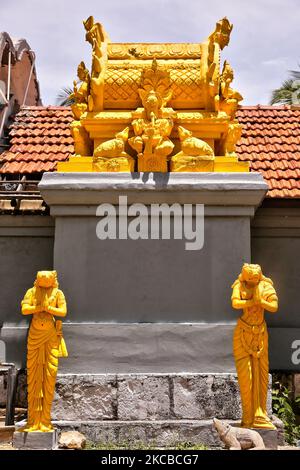 Figures of Hindu deities adorn the Keerimalai Kassi Wisvanathar Temple in Keerimalai, Jaffna, Sri Lanka. (Photo by Creative Touch Imaging Ltd./NurPhoto) Stock Photo