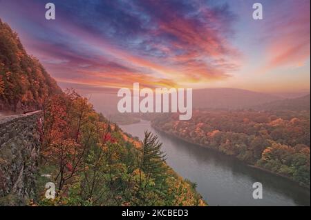 Abstract landscape of  sun setting over the Delaware river in NY Stock Photo