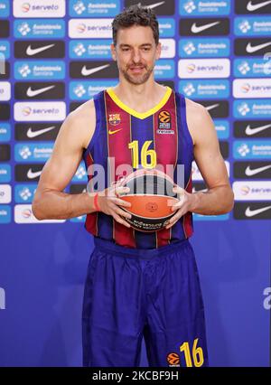 Presentation of Pau Gasol as a new FC Barcelona player at the Palau Blaugrana, on 25th March 2021, in Barcelona, Spain. -- (Photo by Urbanandsport/NurPhoto) Stock Photo