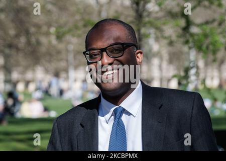 LONDON, UNITED KINGDOM - MARCH 29, 2021: Secretary of State for Business, Energy and Industrial Strategy Kwasi Kwarteng walks in the sunny weather in St James's Park as Coronavirus lockdown restrictions are eased across England, on 29 March, 2021 in London, England. Under the government's four stage plan to unlock the country as the vaccination programme progresses and Covid-19 infection rates continue to fall further relaxation of restrictions is expected on 12 April. (Photo by WIktor Szymanowicz/NurPhoto) Stock Photo