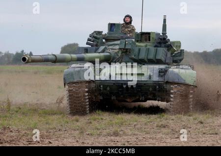 Czech Army T-72M4 Main Battle Tank Stock Photo - Alamy