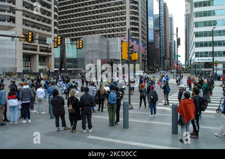 Protesters rally in front of City Hall during a day of action in solidarity with Brooklyn Center and Chicago over the police killings of Daunte Wright and Adam Toledo, in Philadelphia, Pennsylvania, USA, on April 17, 2021. (Photo by Cory Clark/NurPhoto) Stock Photo