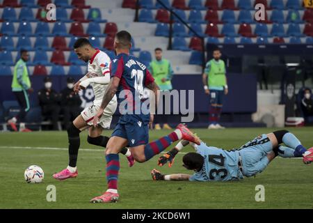 Moroccan Star Youssef En-Nesyri Shines in Fenerbahçe vs. Anderlecht Playoff Clash