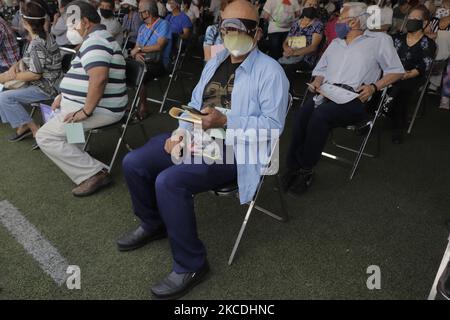 Observation area inside the National Preparatory School No. 9 Pedro de Alba in the municipality of Gustavo A. Madero, Mexico City, Mexico, on April 27, 2021 where older adults received the second dose of Sputnik V vaccine during the health emergency and the orange epidemiological traffic light in the capital. (Photo by Gerardo Vieyra/NurPhoto) Stock Photo