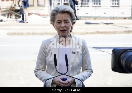 Ursula Von der Leyen President of the European Commission on arrival, at the customs of Porto, on a tour of the blue carpet, passing by the press. Social summit of the European Commission in Porto, at the customs of Porto, which was attended by several prime ministers, on May 7, 2021, Porto, Portugal. (Photo by Rita Franca/NurPhoto) Stock Photo