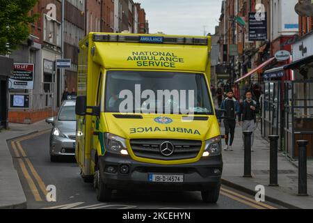 An ambulance seen in Dublin's city centre. On Friday, 14 May 2021, in Dublin, Ireland. (Photo by Artur Widak/NurPhoto) Stock Photo