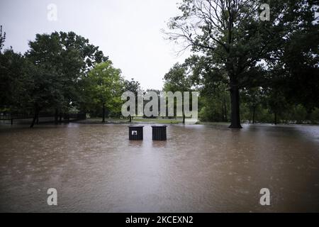 Buffalo Bayou Park flooded early Wednesday, May 19th, in Houston, Texas. A large dog park and a network of running trails and sidewalks is seen entirely submerged as water levels continue to rise. (Photo by Reginald Mathalone/NurPhoto) Stock Photo