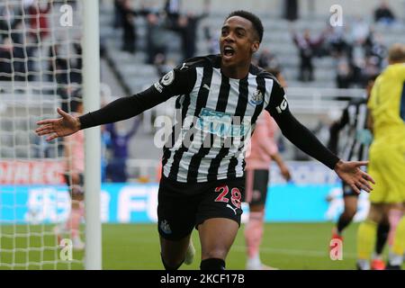 Newcastle United's Joe Willock celebrates after scoring to put them into a 1-0 lead during the Premier League match between Newcastle United and Sheffield United at St. James's Park, Newcastle on Wednesday 19th May 2021. (Photo by Mark Fletcher/MI News/NurPhoto) Stock Photo