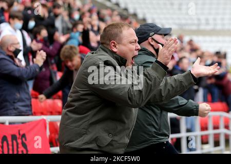 Sunderland fans celebrate after their first goal during the Sky Bet League 1 match between Sunderland and Lincoln City at the Stadium Of Light, Sunderland on Saturday 22nd May 2021. (Photo by Mark Fletcher/MI News/NurPhoto) Stock Photo