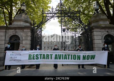 Pilots’ group 'Recover Irish Aviation' demonstrating outside Leinster House in Dublin. On Monday, 24 May 2021, in Dublin, Ireland. (Photo by Artur Widak/NurPhoto) Stock Photo