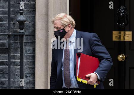 LONDON, UNITED KINGDOM - MAY 26, 2021: British Prime Minister Boris Johnson leaves 10 Downing Street for PMQs at the House of Commons, on May 26, 2021 in London, England. (Photo by WIktor Szymanowicz/NurPhoto) Stock Photo