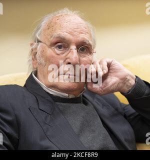 The filmmaker Carlos Saura during the portrait session in Madrid, Spain on May 26, 2021. (Photo by Oscar Gonzalez/NurPhoto) Stock Photo