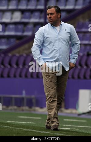 Sergio Gonzalez head coach of Valladolid looks during the La Liga Santander match between Real Valladolid CF and Atletico de Madrid at Estadio Municipal Jose Zorrilla on May 22, 2021 in Valladolid, Spain. Sporting stadiums around Spain remain under strict restrictions due to the Coronavirus Pandemic as Government social distancing laws prohibit fans inside venues resulting in games being played behind closed doors (Photo by Jose Breton/Pics Action/NurPhoto) Stock Photo
