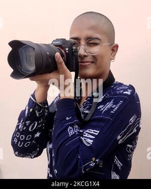 22-Year old Varsha Kumawat poses for a photograph after shaving her head to donate hair for the cancer patients in Ajmer, In the Indian state of Rajasthan on 13 June 2021. (Photo by Himanshu Sharma/NurPhoto) Stock Photo