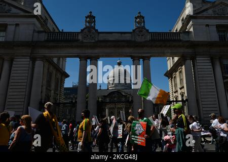 Thousands of protesters from Co. Donegal, whose homes were built with blocks containing the substance mica, and their supporters seen during a protest in Dublin's city center. On Tuesday, 15 June 2021, in Dublin, Ireland. (Photo by Artur Widak/NurPhoto) Stock Photo