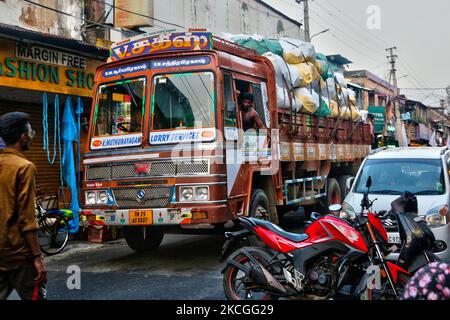 Crowded street in the Chalai Market in the city of Thiruvananthapuram (Trivandrum), Kerala, India. (Photo by Creative Touch Imaging Ltd./NurPhoto) Stock Photo