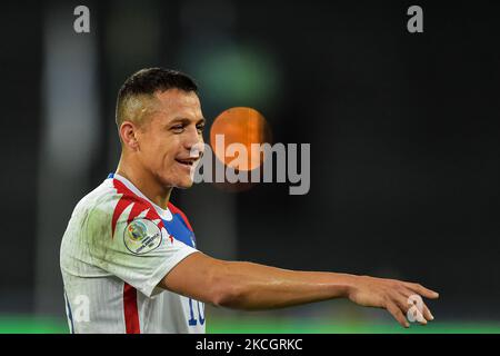 Alexis Sánchez player from Chile during a match against Brazil at the Engenhão stadium, for the Copa America 2021, on July 02, 2021 in Rio de Janeiro, Brazil. (Photo by Thiago Ribeiro/NurPhoto) Stock Photo