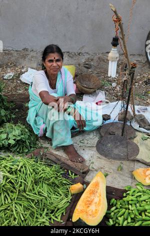 Merchant at the Shaniwaar Subzi Bazaar, which is the largest fruit and vegetable market in the Indian city of Nagpur, Maharashtra, India. (Photo by Creative Touch Imaging Ltd./NurPhoto) Stock Photo