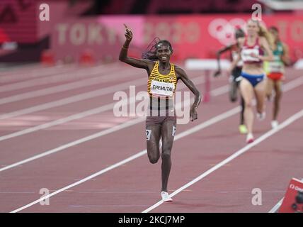 Peruth Chemutai winning 3000 meter steeplechase for women at the Tokyo Olympics, Tokyo Olympic stadium, Tokyo, Japan on August 4, 2021. (Photo by Ulrik Pedersen/NurPhoto) Stock Photo