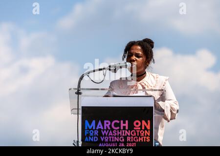 13-year-old Yolanda King, grandaughter of Dr. Martin Luther King Jr., speaks at the flagship event of a nationwide march for voting rights on the 58th anniversary of the March on Washington. Participating individuals and organizations demand an end to the filibuster and passage of the John Lewis Voting Rights Advancement Act and the For the People act to ensure federal protection of the right to vote. The event is sponsored by the Drum Major Institute, March On, SEIU, National Action Network, and Future Coalition, and has more than 225 partner organizations. (Photo by Allison Bailey/NurPhoto) Stock Photo