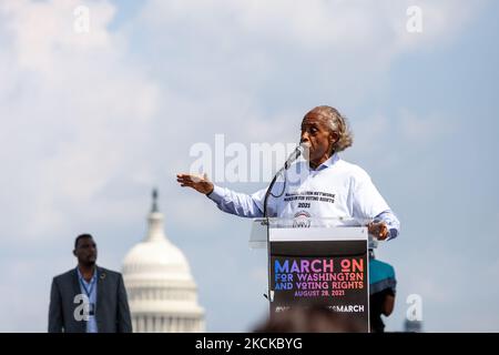 Rev. Al Sharpton, founder of National Action Network, speaks at the flagship event of a nationwide march for voting rights on the 58th anniversary of the March on Washington. Participating individuals and organizations demand an end to the filibuster and passage of the John Lewis Voting Rights Advancement Act and the For the People act to ensure federal protection of the right to vote. The event is sponsored by the Drum Major Institute, March On, SEIU, National Action Network, and Future Coalition, and has more than 225 partner organizations. (Photo by Allison Bailey/NurPhoto) Stock Photo