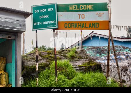 Sign welcoming visitors to 'Gorkhaland' in Khurseng, West Bengal, India, on May 29, 2010. The Nepali community and political leaders have been pushing for Gorkhaland (a separate Nepali state where the Nepali community would remain part of India but break free from Siliguri and West Bengal). The Indian government has not recognized 'Gorkhaland' though many Nepali residents when asked claim to be living in the Gorkhaland territory. (Photo by Creative Touch Imaging Ltd./NurPhoto) Stock Photo