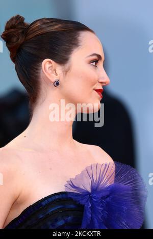 Maude Apatow attends the red carpet of the movie "Competencia Oficial