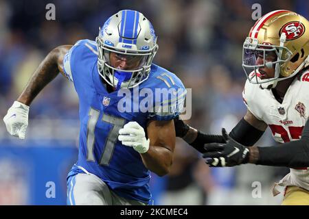 Atlanta Falcons vs Detroit Lions Wide receiver Trinity Benson (17) of the  Detroit Lions carries the