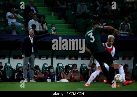 AFC Ajax's head coach Erik ten Hag gestures during the UEFA Champions League group C football match between Sporting CP and AFC Ajax at Jose Alvalade stadium in Lisbon, Portugal, on September 15, 2021. (Photo by Pedro FiÃºza/NurPhoto) Stock Photo