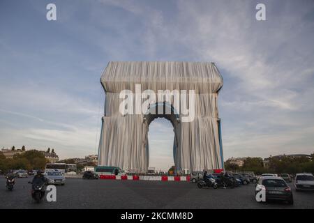 The wrapping of the Arc de Triomphe as part of an art installation by the late artist Christo is seen on September 13, 2021 in Paris, France. (Photo by Stephane Rouppert/NurPhoto) Stock Photo