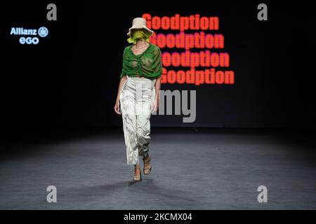 A model walks the runway at the Goodption fashion show during Mercedes Benz Fashion Week Madrid (MBFWM) at IFEMA, in Madrid, Spain, on September 19, 2021. (Photo by Oscar Gonzalez/NurPhoto) Stock Photo