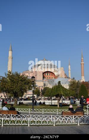 The Hagia Sophia Mosque in Sultanhamet, Istanbul. A unique building depicting both Christian and Islamic symbols. Stock Photo