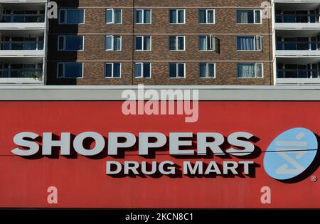 Shoppers Drug Mart store on Jasper Avenue in Edmonton. On Thursday, 23 September 2021, in Edmonton, Alberta, Canada. (Photo by Artur Widak/NurPhoto) Stock Photo