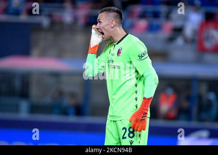 Lukasz Skorupski (Bologna) gestures during the Italian football Serie A match Bologna FC vs Genoa CFC on September 21, 2021 at the Renato Dall&#39;Ara stadium in Bologna, Italy (Photo by Ettore Griffoni/LiveMedia/NurPhoto) Stock Photo