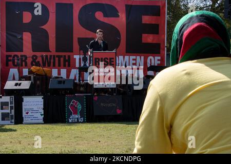 Actor Dylan McDermott speaks to the crowd of activists about ending violence against women at the Rise for and with the Women of Afghanistan rally at West Hollywood Park in Los Angeles, California on Saturday September 25, 2021. Activists led by One Billion Rising marched from Sunset Blvd to the park where speakers touched upon the human rights crisis in Afghanistan caused by US intervention & withdrawal and the Taliban takeover of the country. (Photo by Adam J. Dewey/NurPhoto) Stock Photo