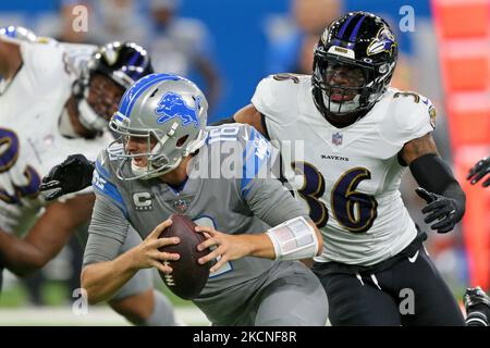 Detroit Lions quarterback Jared Goff (16) passes against Buffalo Bills ...