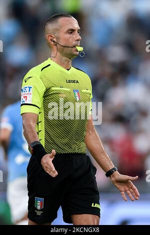 Referee of the match Marco Guida gestures during the Serie A match between SS Lazio and AS Roma at Stadio Olimpico, Rome, Italy on 26 September 2021. (Photo by Giuseppe Maffia/NurPhoto) Stock Photo