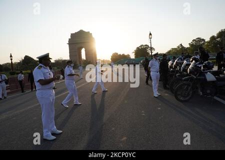 Naval officers receive the motorcycle expedition team of Indian Navy as part of ‘Swarnim Vijay Abhiyan’ at India Gate in New Delhi, India on October 3, 2021. (Photo by Mayank Makhija/NurPhoto) Stock Photo