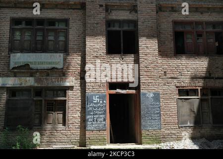 Abandoned buildings near the Nagbal Temple in the Kashmiri town of Anantnag in Kashmir, India, on June 27, 2010. These buildings were occupied by Kashmiri Pandits and abandoned in the 1990s during the unrest that caused the killing and exodus of most of the Kashmir Pandits. (Photo by Creative Touch Imaging Ltd./NurPhoto) Stock Photo