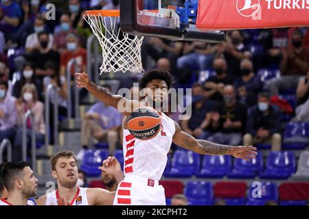 Tyler Dorsey during the match between FC Barcelona and Olympiacos BC, corresponding to the week 3 of the Euroleague, played at the Palau Blaugrana, on 13th October 2021, in Barcelona, Spain. -- (Photo by Urbanandsport/NurPhoto) Stock Photo