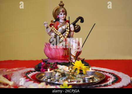 Small idol of the Hindu Goddess Saraswati (Sarasvati) at a Tamil Hindu temple in Brampton, Ontario, Canada, on May 09, 2009. Saraswati is the Hindu Goddess of knowledge, music, arts, wisdom and learning. (Photo by Creative Touch Imaging Ltd./NurPhoto) Stock Photo