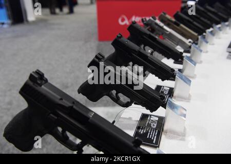 Association of United State Army (AUSA) hold an exhibition about weapons during a 2021 AUSA Annual Meeting and Showcase, today on October 13, 2021 at Walter E. Convention Center in Washington DC, USA. (Photo by Lenin Nolly/NurPhoto) Stock Photo