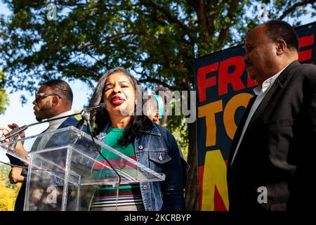 Arndrea Waters King speaks during a rally at the end of a relay for voting rights at the US Capitol. Protesters began the relay in West Virginia and walked or biked for the 3 days to the US Capitol. Protesters are demanding that Congress pass legislation protecting the right to vote for all Americans. (Photo by Allison Bailey/NurPhoto) Stock Photo