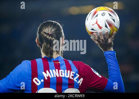 22 Oscar Mingueza of FC Barcelona during the La Liga Santader match between FC Barcelona and Deportivo Alaves at Camp Nou Stadium on October 30, 2021 in Barcelona. (Photo by Xavier Bonilla/NurPhoto) Stock Photo